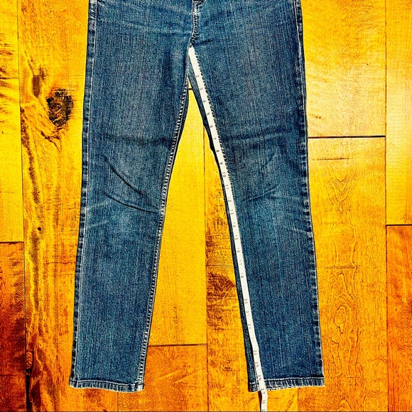 Guess Low-rise Foxy Skinny Jeans, Medium Wash, US Size 26 - Picture 12 of 12